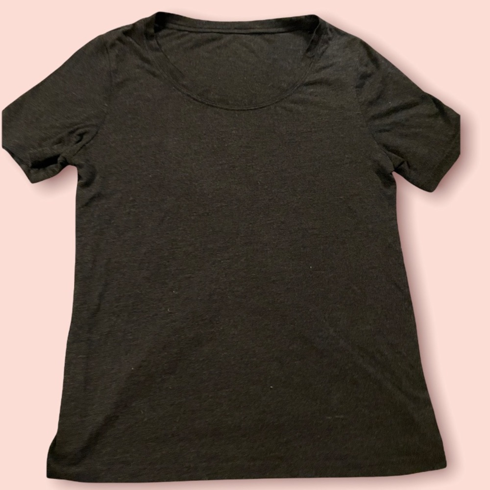 • Cute Basic Black Workout Tee